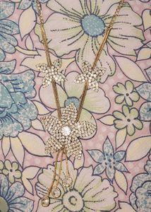 Sparkling Flower Necklace