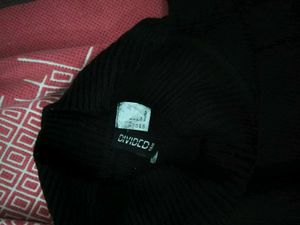 Black Knit Short Sweater