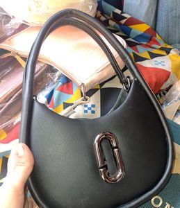 Grab Fast! Classy Look Black Handbag