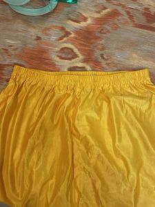 Shiny Yellow Leggings