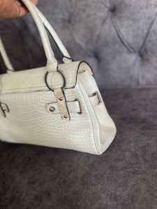 Authentic Guess crocodile pattern Handbag