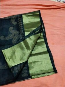 Black Saree Without Blouse