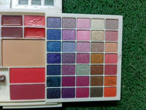 Makeup Kit