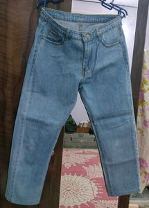 Light Wash Cropped Jeans