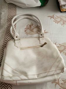 Stylish Elegant White Handbag, Great for travel