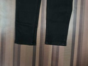 BC-47 Size 28 Slim Jeans