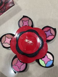 Makeup Kit - Eyeshadows, Blush