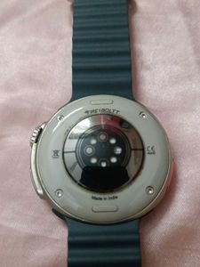 Fire Boultt Smartwatch with charger