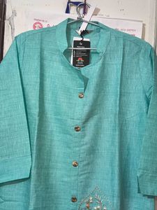 Green Kurta tag M hai but S size vale le