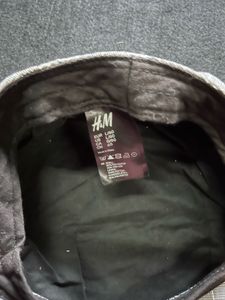 H&amp;M CHECKERS FLAT CAP