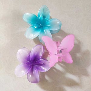 3 Flower Claw Clip