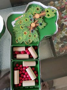 Skillmatics Newtons Tree (Used)(Pieces Missing)