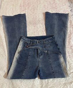 Flared/ Bootcut Jeans