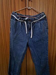 MAX blue jeans adjustable. Size 26/28