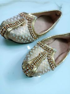 Golden Ethnic Mozari