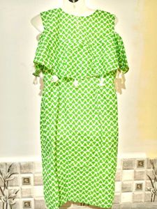 🎄Buy 1, Get 1 Free🎁M/ L Green Printed Dress