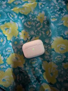 Used AirPods Pro-two pods not working