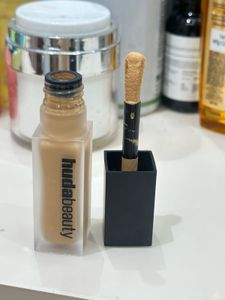 Huda beauty concealer ‘granola’