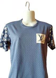 Stylish Blue &#39;Paris-Tokyo&#39; Graphic T-Shirt
