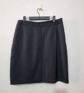 Chic Black Skirt
