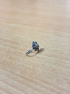 Silver Flower Nose Pin