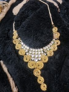 Golden Necklace 🎈