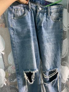 Trendy Knee Cut Jeans
