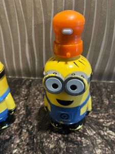 Minion Water Bottles - Set of 2 Frm Universal Stud