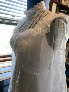 Lace Vintage Wedding Dress/ Gown Fixed Price