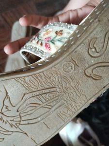 Beautiful Kolapuri Chappal For Women