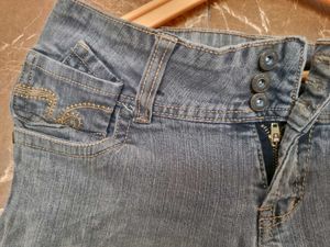 Low-Rise Vintage Jeans