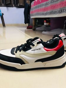 Red Tape sneakers