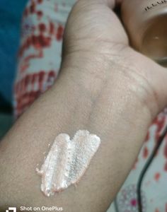 Iconic London Liquid Highlighter