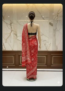 Elegant Red Floral Print Saree