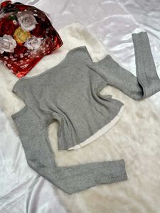 🤍Gray Cold Shoulder Crop Top🤍