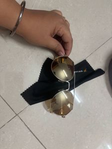 🆕 “Fasttrack” Gold Oval Sunglasses 🕶️
