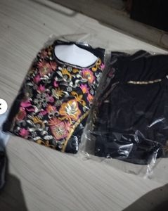 Girls&#39; Black Embroidered Outfit