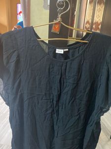 Round Neck Plain Jet Black Maggi Slv Laced Top