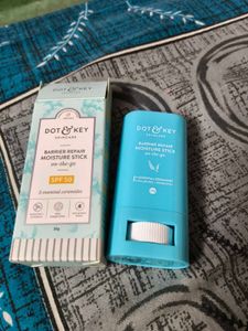 DOT &amp; KEY Barrier Repair Moisture Stick SPF 50