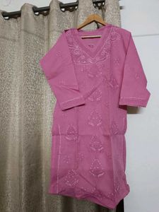 Elegant Pink Embroidered Kurta
