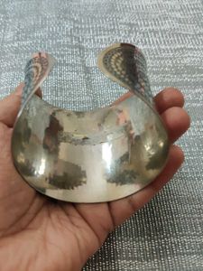 Broad Handcuff - Brass Based