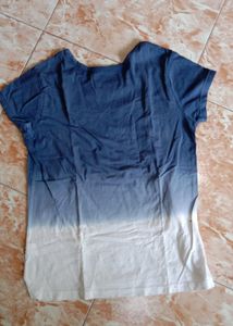 Women Blue &amp; White Ombre Dyed Tshirt