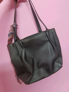 A Very Cute Handbag For College And Office Use