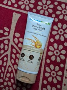 Mamaearth Rice Dewy Bright Face Wash
