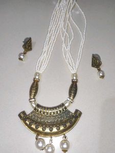 Necklace &amp; Earring Set