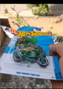 Hot Wheels 1966 Triumph Tiger 100