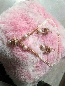 Pearl Set With Stone.