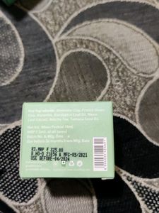 dot and key clay mask
