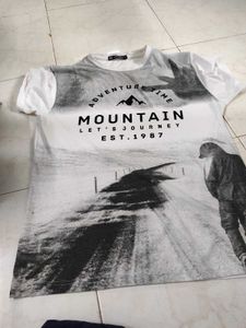 2 Joggers And Tshirt