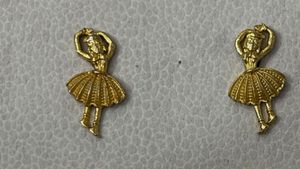 Gold Pleated Doll Earing 😍